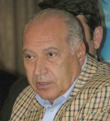 Voiculescu înfiinţează un ONG 